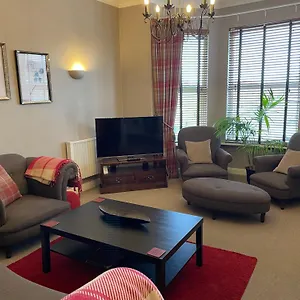 https://number-10-service-apartment-danes.tophotelsbath.com